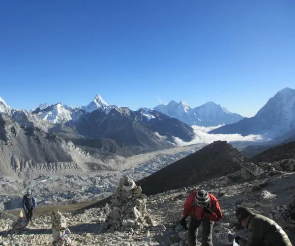 ゴーキョレークとレンジョパストレッキング13日間