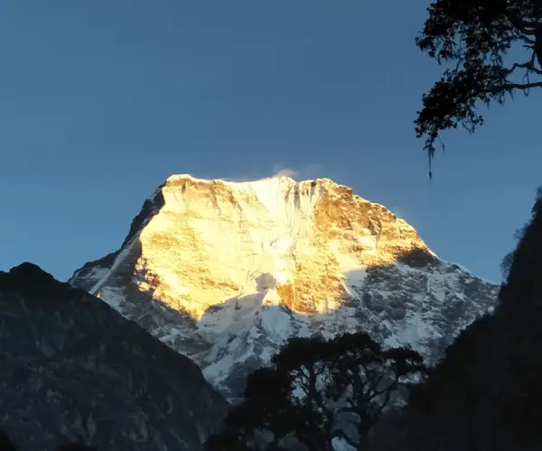 アピヒマール・ベースキャンプトレッキング15日間