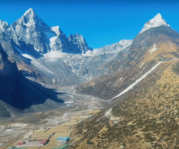 エベレストBCとゴーキョレークヘリコプターツアー