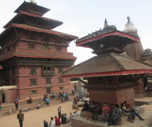 カトマンズ＆ポカラとマウンテンフライト３日間