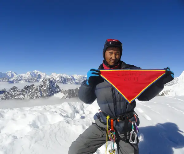 ロブチェピーク（イースト）クライミング17日間