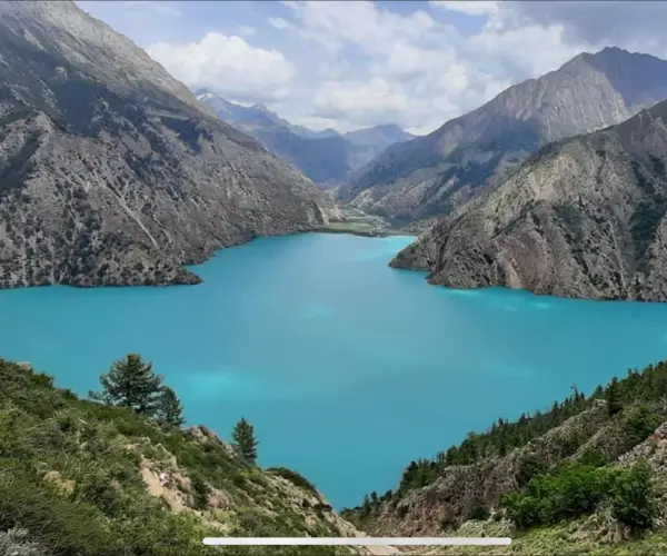 ポカラからのララ湖ヘリコプターツアー